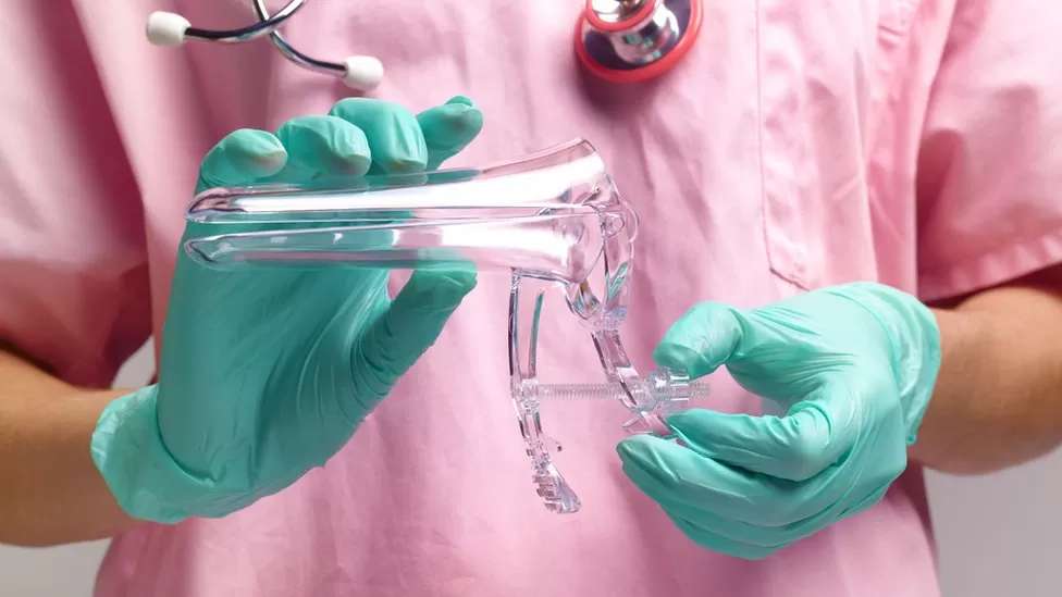 Cervical cancer: 17,500 women to have smear tests re-checked