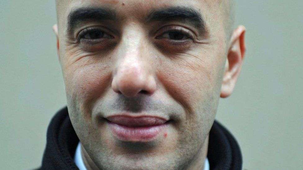 France's jailbreak king gets more jail time for helicopter escape