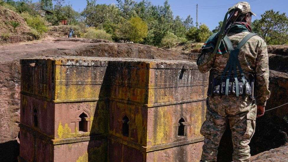 Amhara Fano militia and Ethiopian army clash in historic town