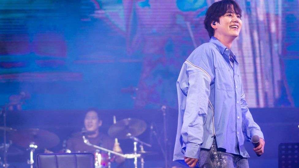 Super Junior's Kyuhyun confronted by knife-wielding intruder