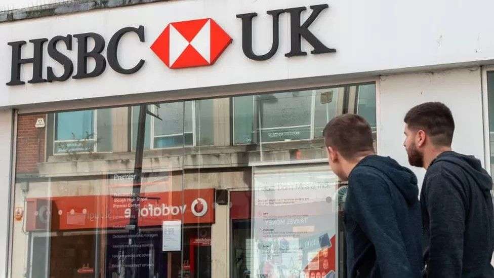 HSBC down: Thousands face mobile and online banking outages