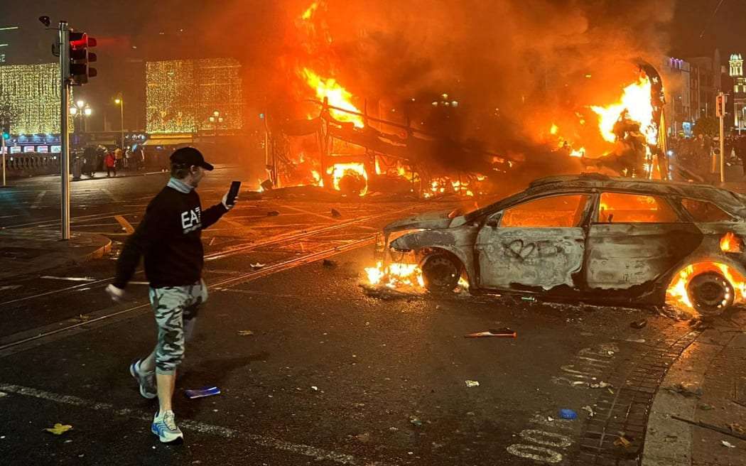 Dublin riot sees clashes with police after five hurt in stabbings