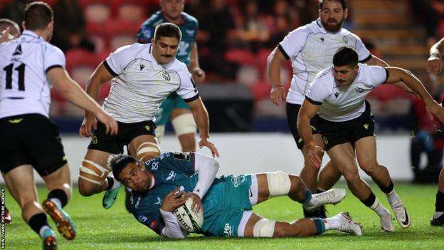 European Challenge Cup: Scarlets 7-23 Black Lion - Welsh region suffer humiliating loss