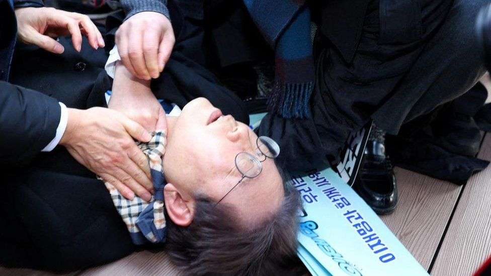 Lee Jae-myung: South Korea opposition leader stabbed in neck on visit to Busan