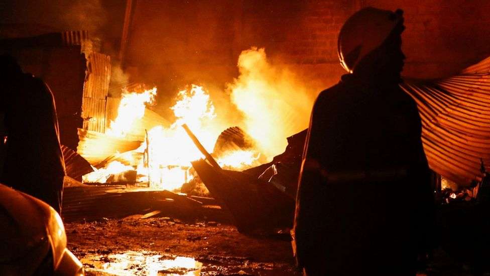 Nairobi fire: Gas blast in Kenyan capital kills three and injures nearly 300