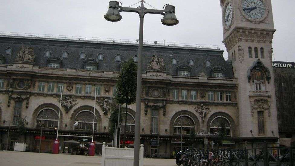 Paris knife attack: Three wounded at Gare de Lyon station
