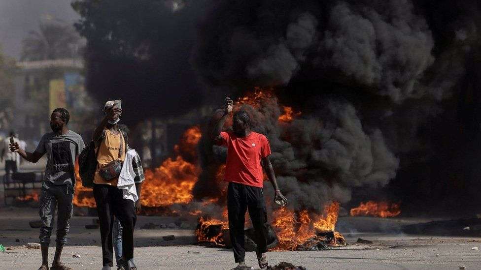 Senegal: Clashes spread over election postponement