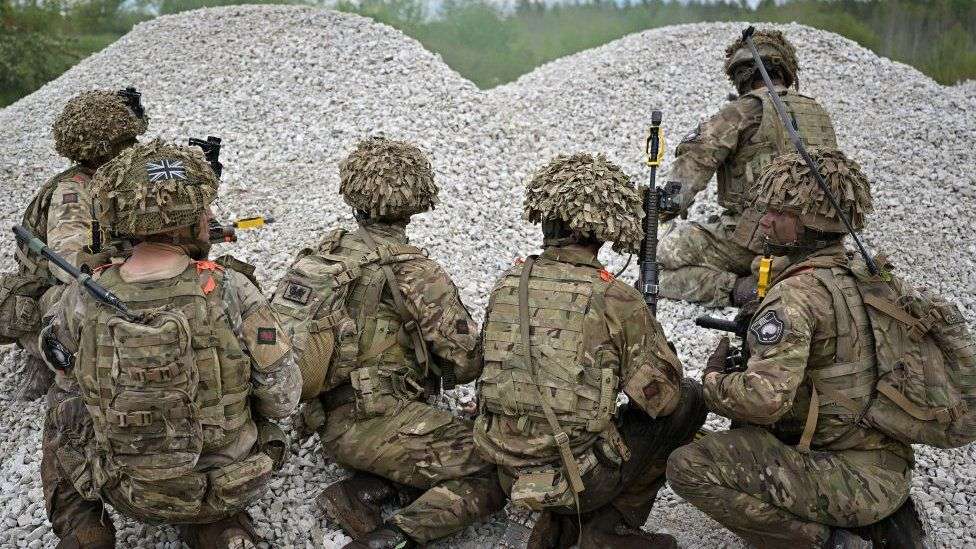 Military personnel 'to quit' over housing rules
