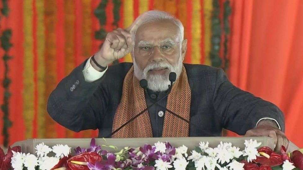 Kashmir: Modi hails tourism dividend on first visit since imposing direct rule
