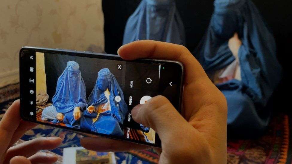 Afghanistan�s singing sisters defying the Taliban from under a burka