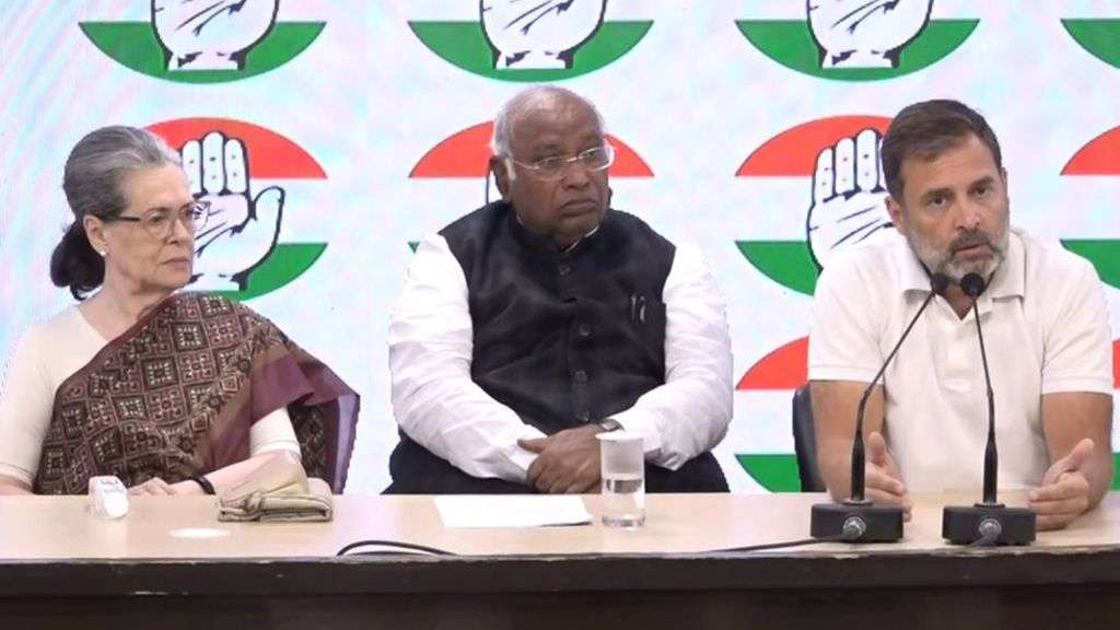Congress: Sonia Gandhi says India PM Modi using tax office to cripple opposition
