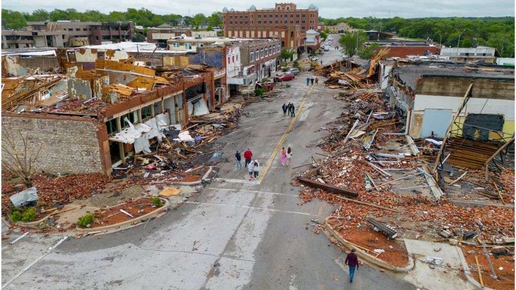 At least five killed after tornadoes strike Oklahoma and other parts of central US