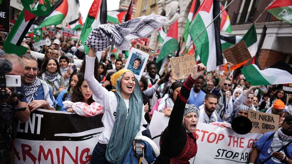 Thousands join Pro-Palestinian march in London