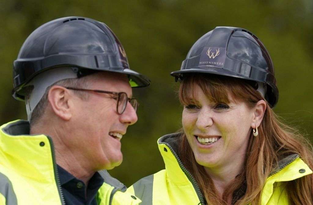 Labour to select new town sites by end of first year