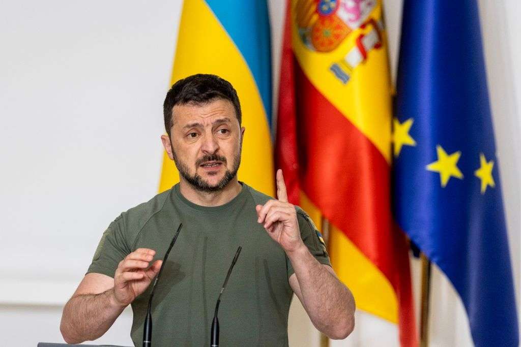 Force Russia to make peace, Zelensky urges West