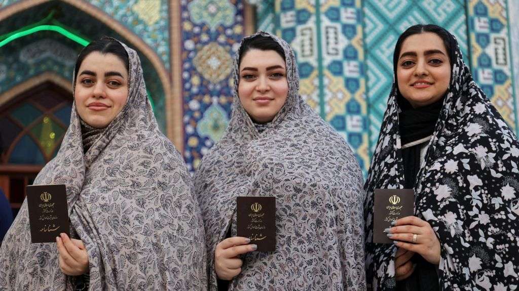 Candidates neck and neck in Iran's presidential election