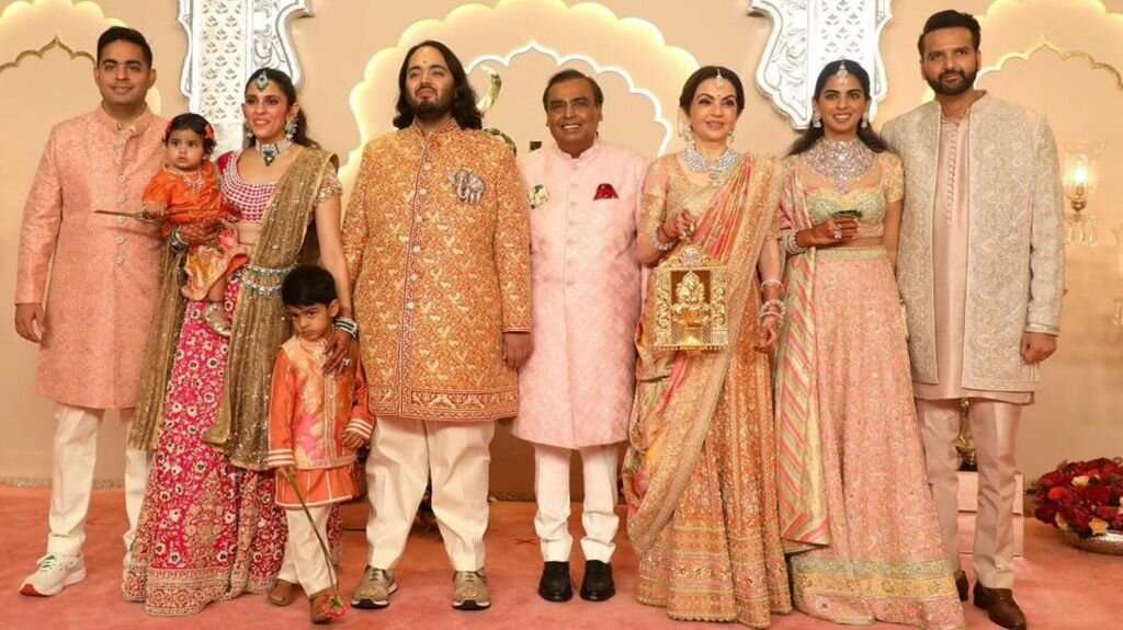 India tycoon Ambani�s son sets off in grand wedding procession