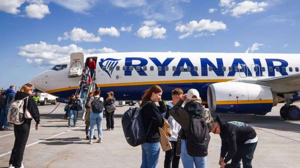 Spain fines budget airlines including Ryanair �179m