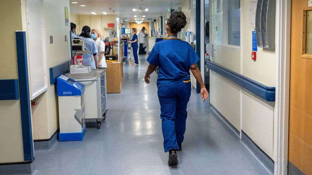 Government recommends 2.8% pay rise for public sector