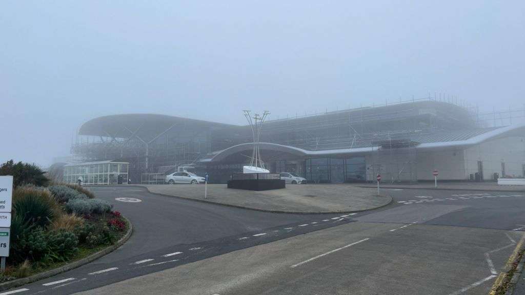 Thick fog causes Channel Island travel disruption