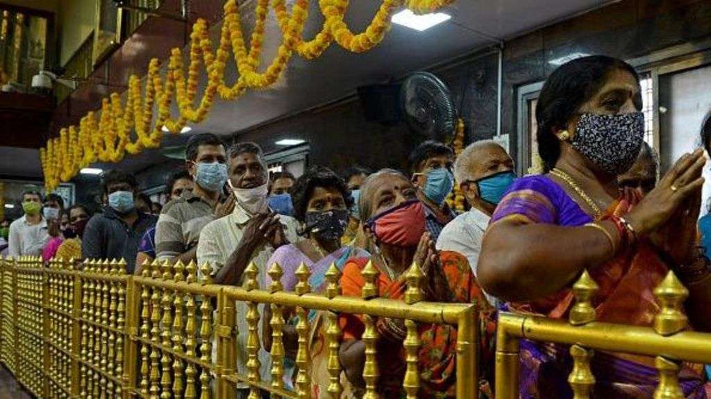 Indian temple apologizes after six killed in crush