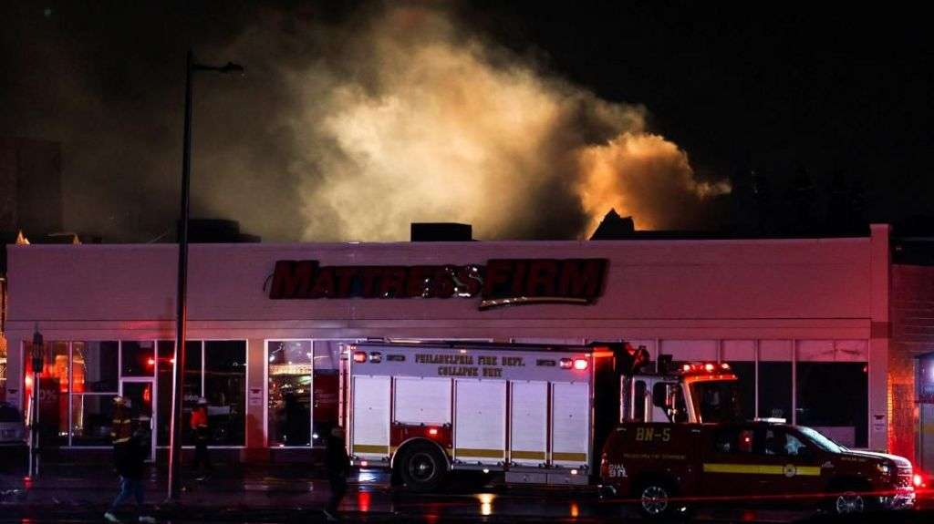 Mother and child among six killed in Philadelphia medical jet crash