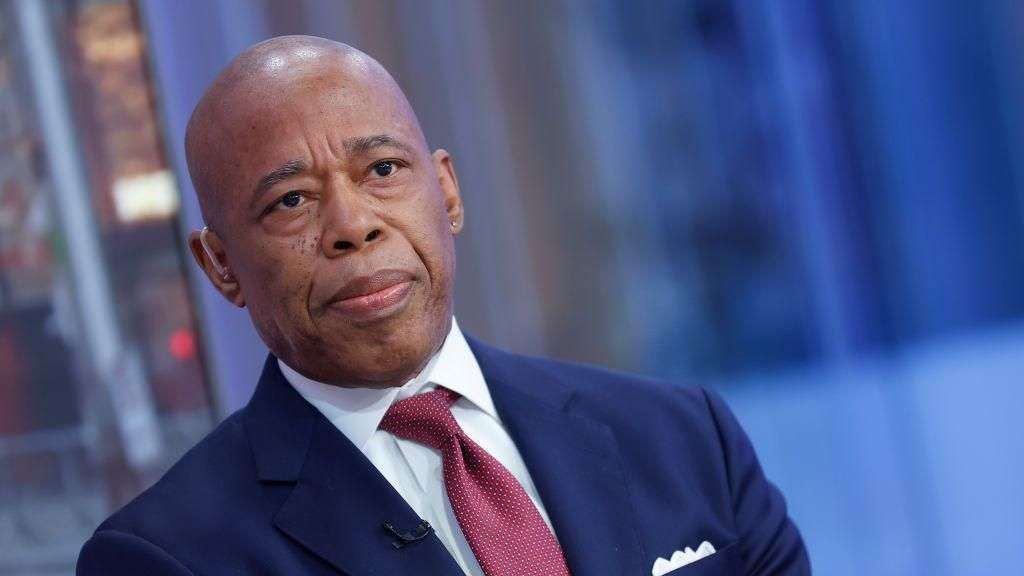 Judge puts off decision on dropping charges against NY Mayor Adams