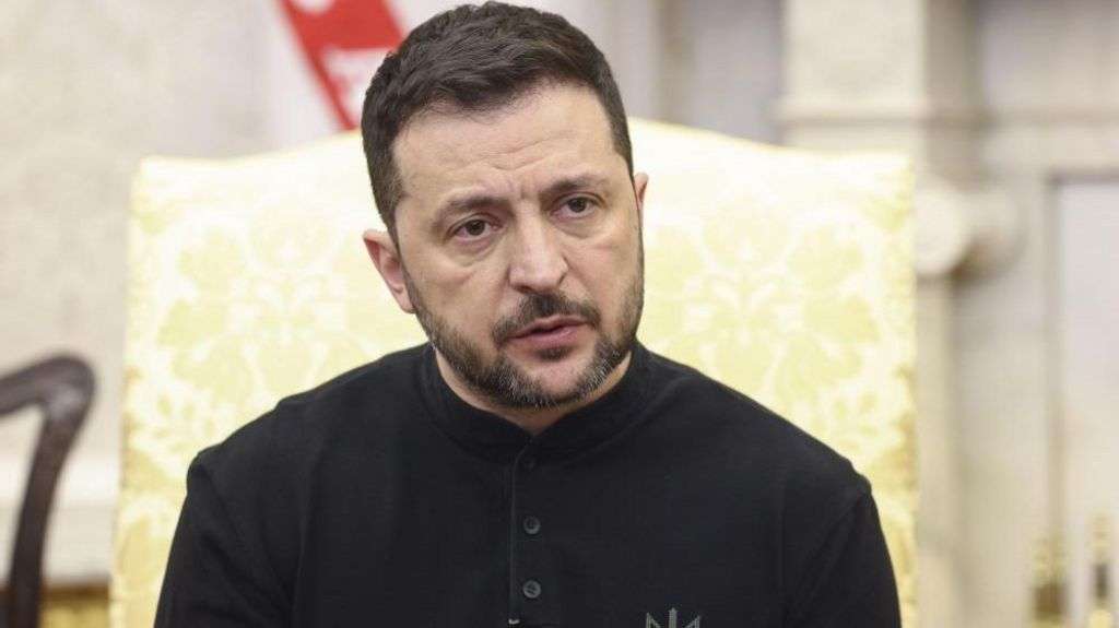 How criticism of Zelensky's clothing made it to the Oval Office