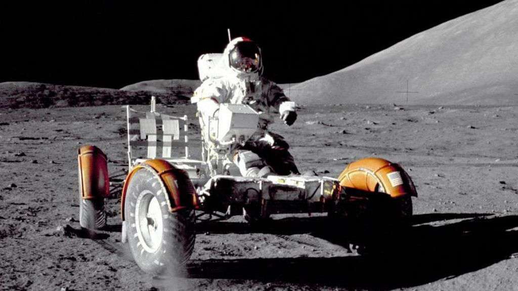 How to avoid a puncture on the Moon