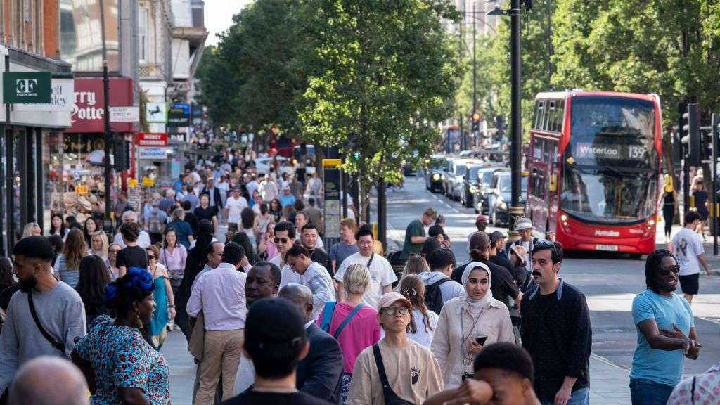 Net migration halved in 2024 to 431,000, ONS says