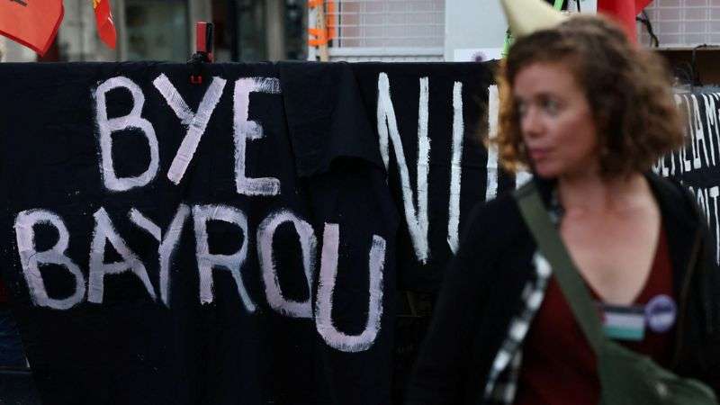 France in fresh political crisis after MPs oust prime minister